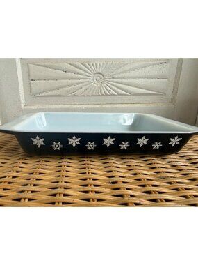 Vintage 50s Pyrex Black&White Snowflake Casserole Dish 1 1/4 Qt